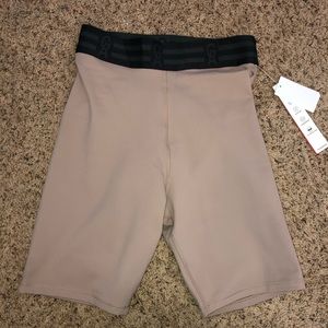 Good American High waisted mid-thigh bike short